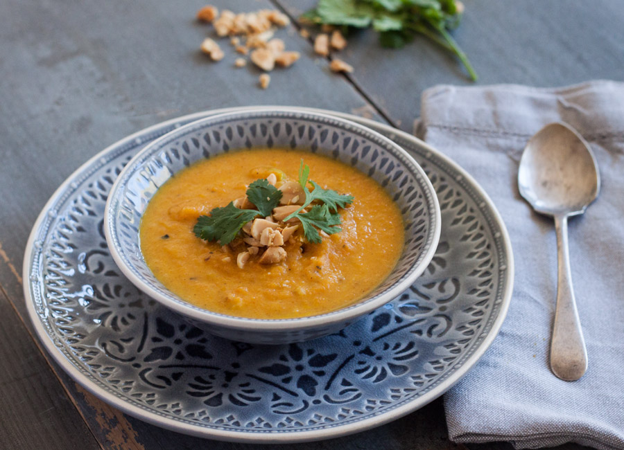 Karottensuppe Und Das Ratsel Der Orangefarbigen Karotte Rezepte Blog Ein Topf Heimat